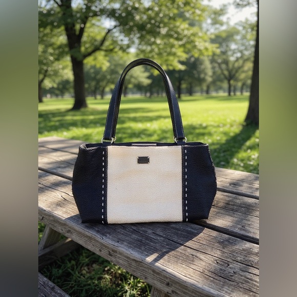 Relic Handbags - Relic handbag